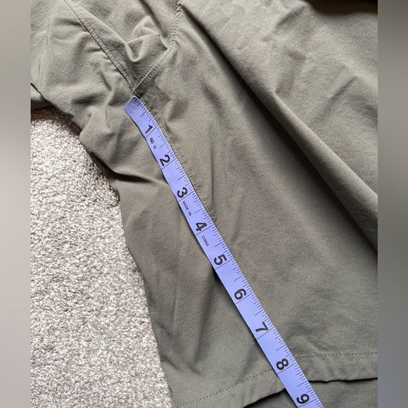 Mens Lululemon 8” Utility Cargo Shorts Size 38 - Picture 11 of 13